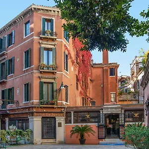 La Fenice Et Des Artistes Venise